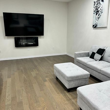 Top Of The Chain Home Palace- Ca Thorold ภายนอก รูปภาพ
